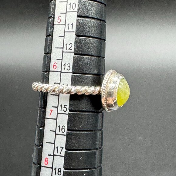 Artisan made Ring 925 Silver and Green Idocrase Round Stone size 6.5 - Picture 6 of 8